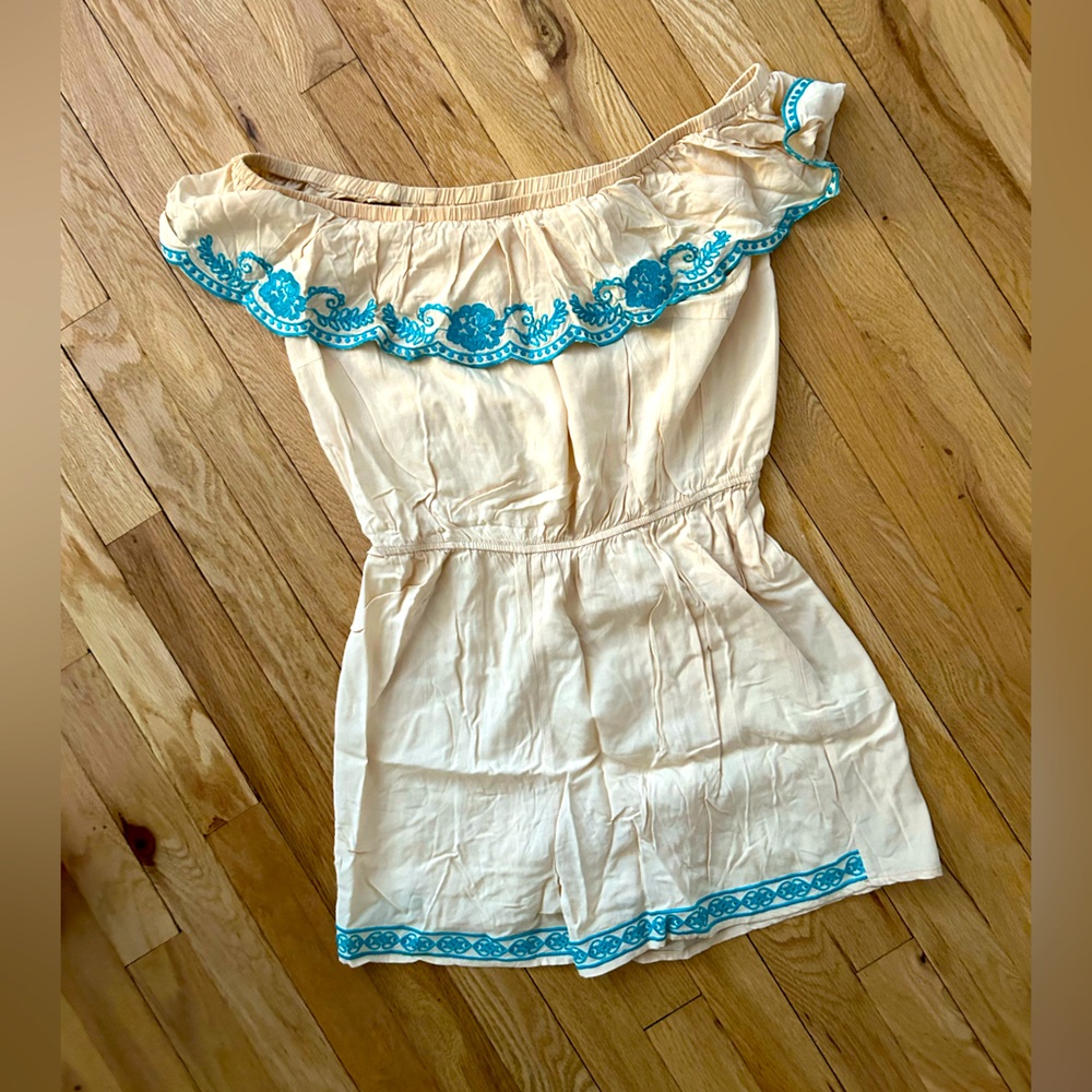Size Medium - NWOT cute romper -